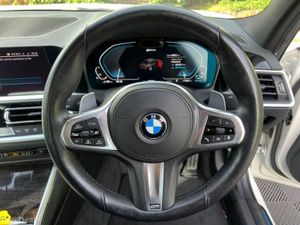 BMW 3-Series 330e M-SPORT COMPETITION 2.0 HYBRID / - Image 4