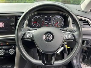 Volkswagen T-Roc DESIGN 1.0 TSI // APPLE CARPLAY/A - Image 4