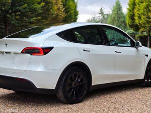 242 Tesla Model Y RWD - Image 4