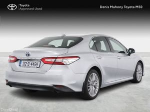 Toyota Camry Hybrid Platinum - Image 2