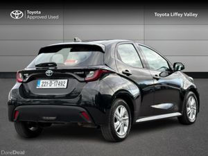 Toyota Yaris YARIS HYBRID LUNA - Image 2