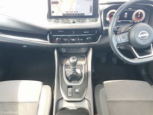 Nissan Qashqai 1.3 PET MILD HYBRID SV PREMIUM **€3 - Image 4