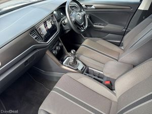 Volkswagen T-Roc DESIGN 1.0 TSI MANUAL 6SPEED FWD - Image 3