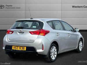 Toyota Auris 1.4 D-4D Icon Euro 5 (s/s) 5dr - Image 2