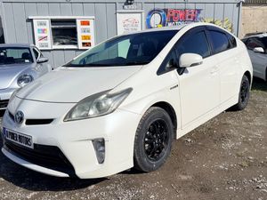 2014 Toyota Prius Hybrid - Image 2