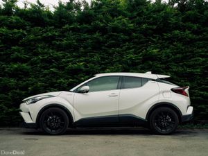 Toyota C-HR Hybrid 2017 | Stylish Hybrid SUV - Image 2