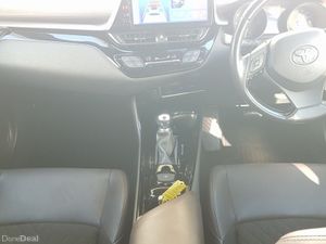 Toyota C-HR 1.8 Hybrid Automatic - Image 4