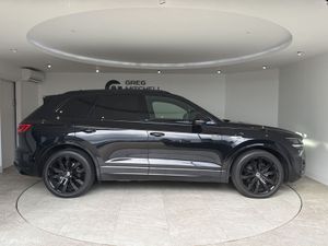 2022 Volkswagen Touareg 3.0 TDI V6 Black Edition S - Image 4