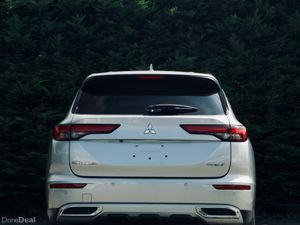 Mitsubishi Outlander PHEV 2021- High Spec - Image 2