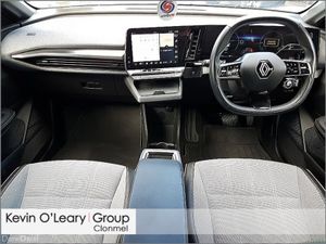 Renault Megane E-Tech Techno EV60 220hp - Image 2