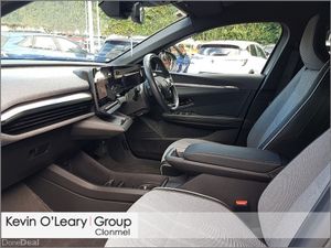 Renault Megane E-Tech Techno EV60 220hp - Image 4