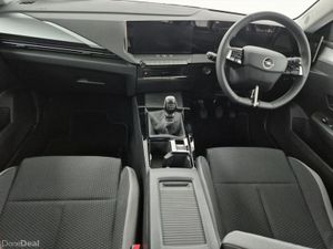 Opel Astra SC 1.2 Turbo 110PS  6 Speed - Image 4