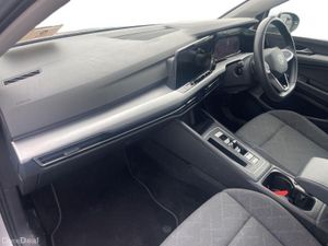 Volkswagen Golf 1.0 TSI 110HP Life - Image 4