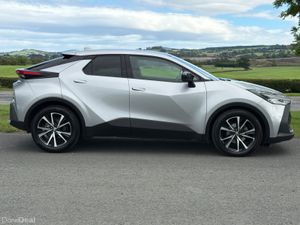 Toyota C-HR 2024 Sport 1.8 Hybrid Low Mileage - Image 3