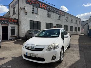 Toyota Auris 2011 Automatic Hybrid - Image 3