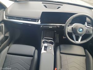 BMW iX1 eDrive20 xLine - Image 4