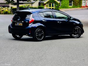 2018 Toyota Aqua 1.5 Petrol Hybrid Automatic - Image 4