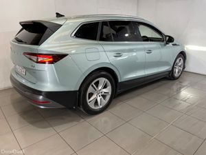 Skoda Enyaq 80 IV 5DR HEAT PUMP HEATED SEATS BATTE - Image 4