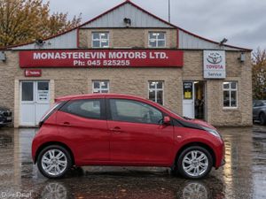 Toyota Aygo *ORIGINAL IRISH CAR*  1.0 X-PLAY 4DR - Image 3