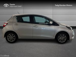 Toyota Yaris HYBRID 5DR LUNA - Image 3