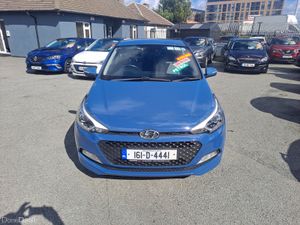 Hyundai i20 2016 VERY LOW KMS DELUXE SPEC - Image 3