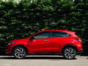 Honda Vezel RS Hybrid 2017 | Sporty Hybrid SUV - Image 2