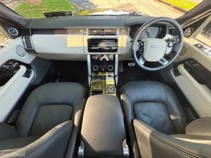 Land Rover Range Rover WESTMINSTER P400E BLACK PAC - Image 2