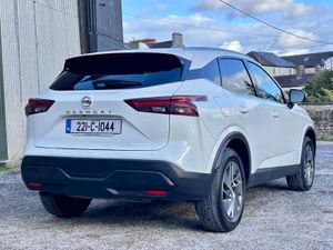 Nissan Qashqai 2022 1.3 petrol mhev - Image 4