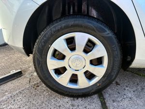 Skoda Fabia ACTIVE 1.0 MPI 60HP 4DR - Image 4