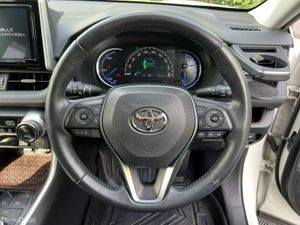 Toyota RAV4 G-SPEC 4WD 2.5 HYBRID AUTO // ADAPTIVE - Image 4