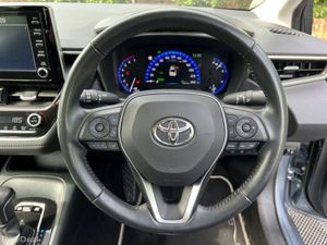 Toyota Corolla LUNA 1.8 HYBRID AUTO // SERVICE HIS - Image 4