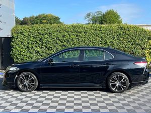 Toyota Camry WS-PACKAGE 2.5 HYBRID // APPLE CARPLA - Image 3