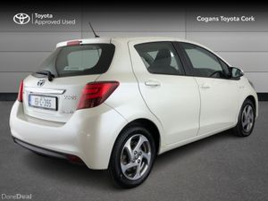 Toyota Yaris YARIS HYBRID LUXURY MC - Image 2