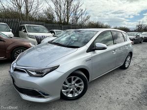 Toyota Auris 1.8L Automatic  Pertol Hybrid Low Mil - Image 4
