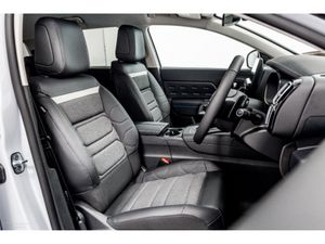 Citroen C5 Aircross Plus Pack 1.2 Hybrid Auto 145H - Image 3
