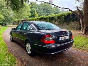 2009 Mercedes-Benz E220 CDI Automatic! - Image 2