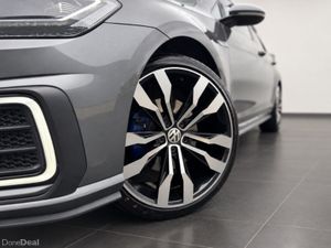 Volkswagen Golf GTE ADVANCE S-A DSG *NEW NCT* - Image 2