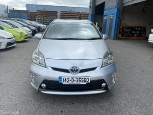2014 Toyota Prius Hybrid Automatic / CarPlay - Image 2