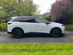 Peugeot 5008 2025 Hybrid - Image 2