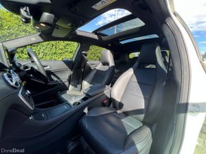 Mercedes-Benz GLA GLA180 1.6 AUTO // OPENING PAN R - Image 2