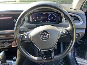 Volkswagen T-Roc DESIGN 2.0 TDI AUTO // APPLE CARP - Image 4