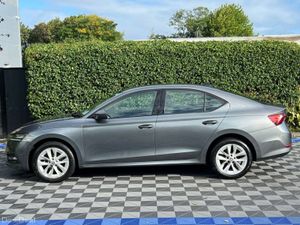 Skoda Octavia AMBITION 2.0 TDI // APPLE CARPLAY/AN - Image 3