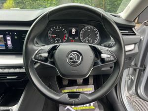 Skoda Octavia AMBITION 2.0 TDI // CRUISE CONTROL / - Image 4