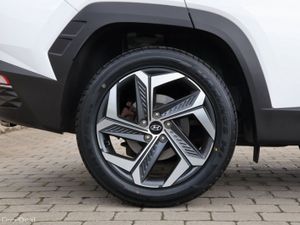 Hyundai Tucson 2WD Executive Plus HEV STG Auto - Image 3
