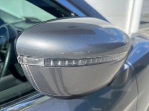 2019 NISSAN QASHQAI SV 1.2i FSH LOW KMS - Image 4
