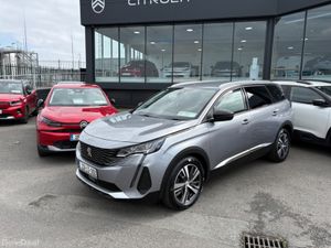 Peugeot 5008 ALLURE 1.5 BLUE HDI 130 BHP // HIGH S - Image 2