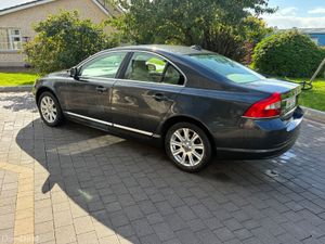 2010 Volvo S80 low miles one owner - Image 4