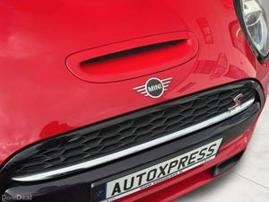 Mini Cooper D 2.0 Automatic, Reversing camera - Image 3