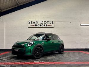 Mini Cooper 2022 (222) 1.5 Petrol Automatic PAN RO - Image 3