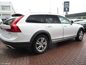 2019 VOLVO V90 CROSS COUNTRY AWD D4 - Image 4